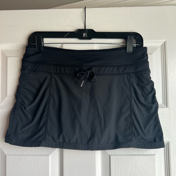 Lululemon rare black skirt size 6 - Picture 1 of 12